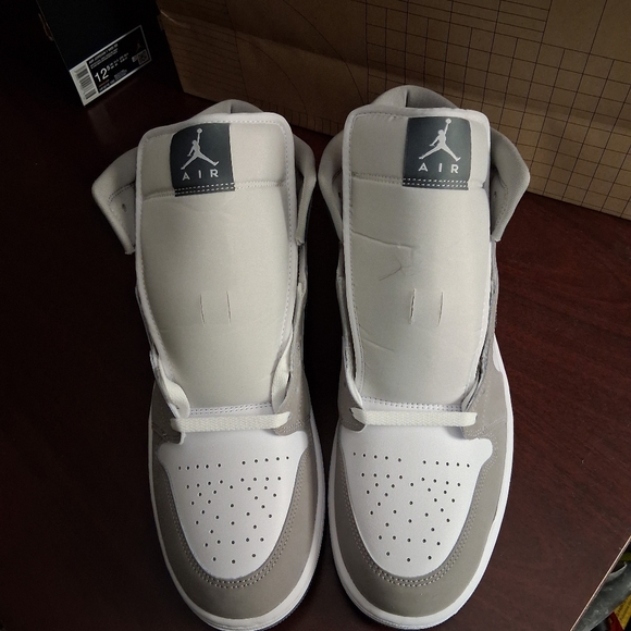 Nike Air Jordan 1 Mid Cool Grey White Medium Grey Size 12.5 - Picture 7 of 8